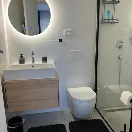 Capsula Luxury - Garden Lounge, Grill And Free Parking * أوماغ