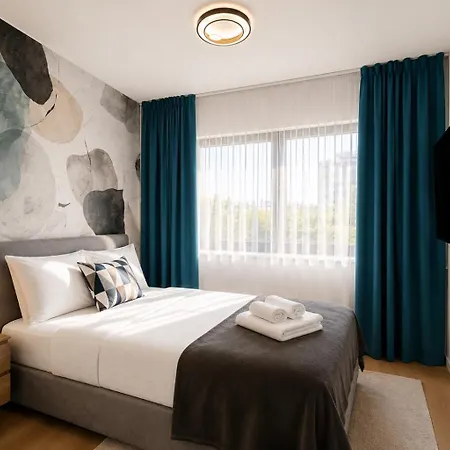 Capsula Luxury - Garden Lounge, Grill And Free Parking Apartmán Umag