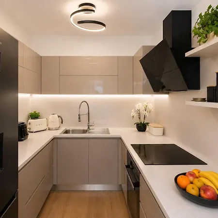 Apartmán Capsula Luxury - Garden Lounge, Grill And Free Parking *